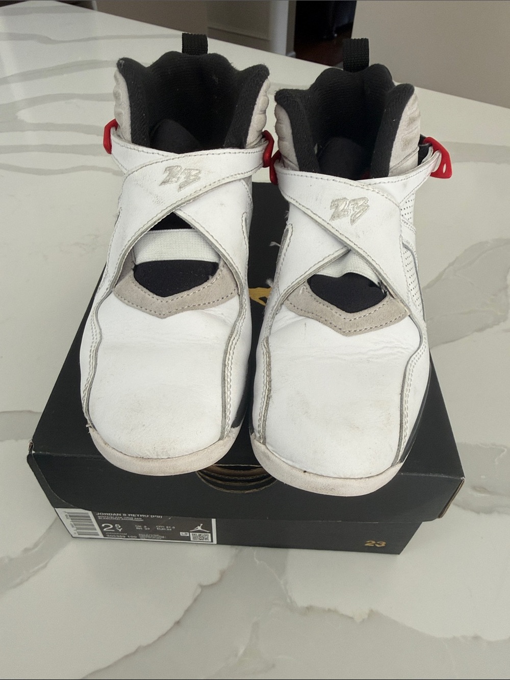 Jordan 8 Retro- size 2.5Y